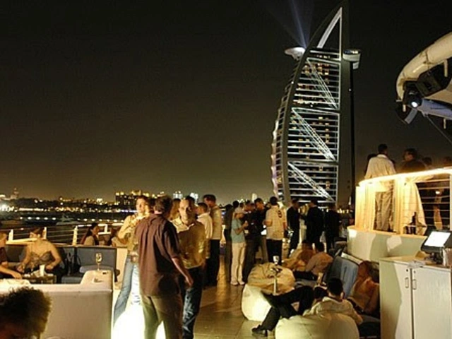 Nightlife in Dubai: The Best Beach Clubs and Sunset Spots