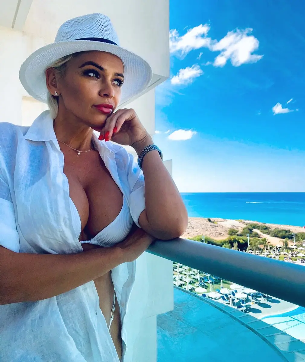 Adiza escort in Dubai