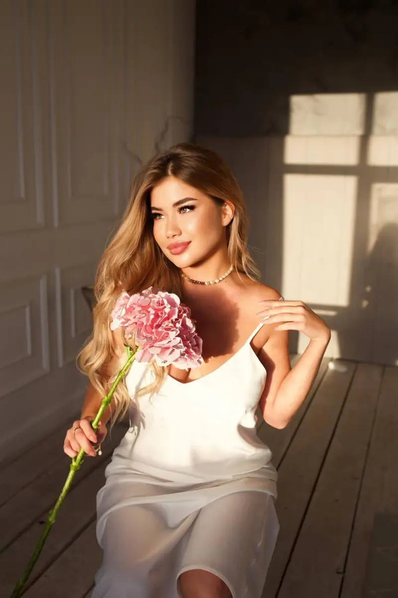 Demida escort in Dubai