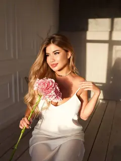 Demida escort in Dubai