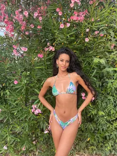 Flora escort in Dubai