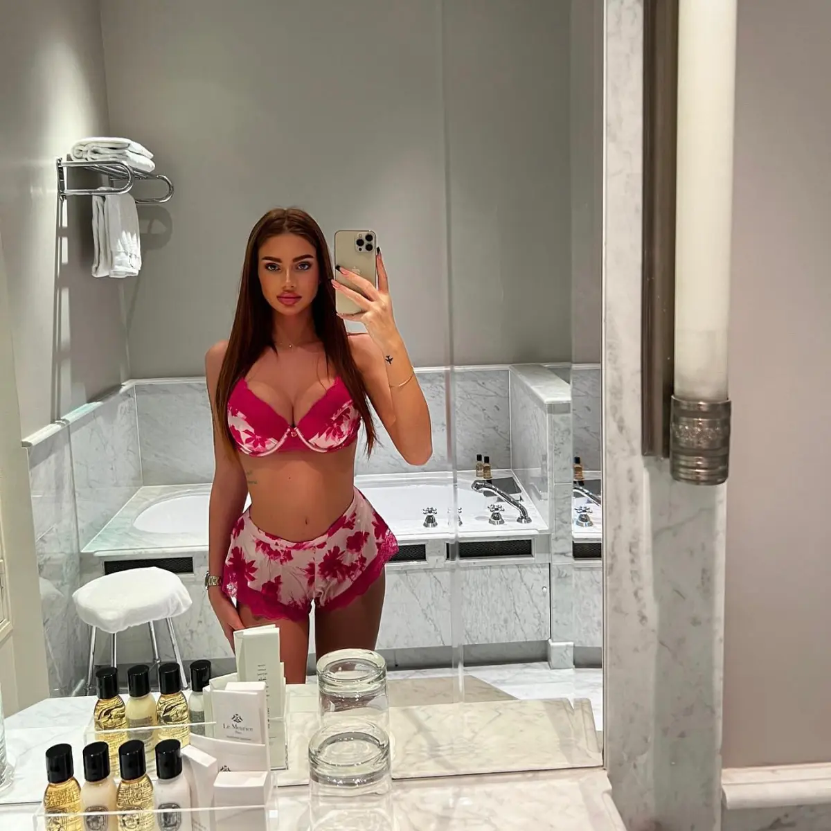 Isna escort in Dubai