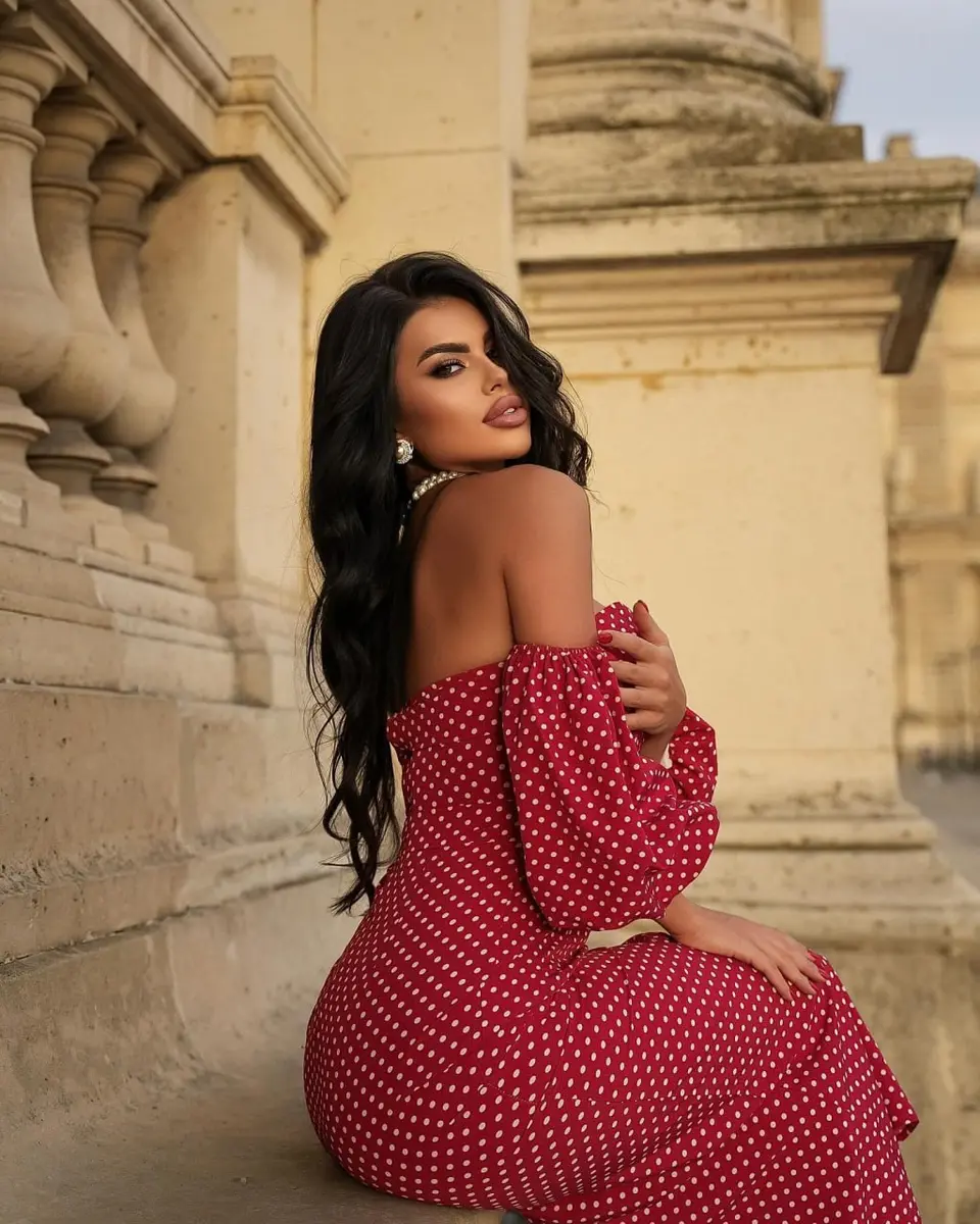 Lizzie escort in Dubai