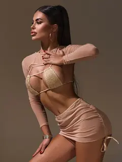 Lizzie escort in Dubai