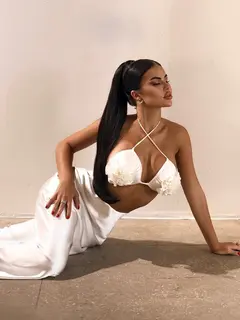 Lizzie escort in Dubai