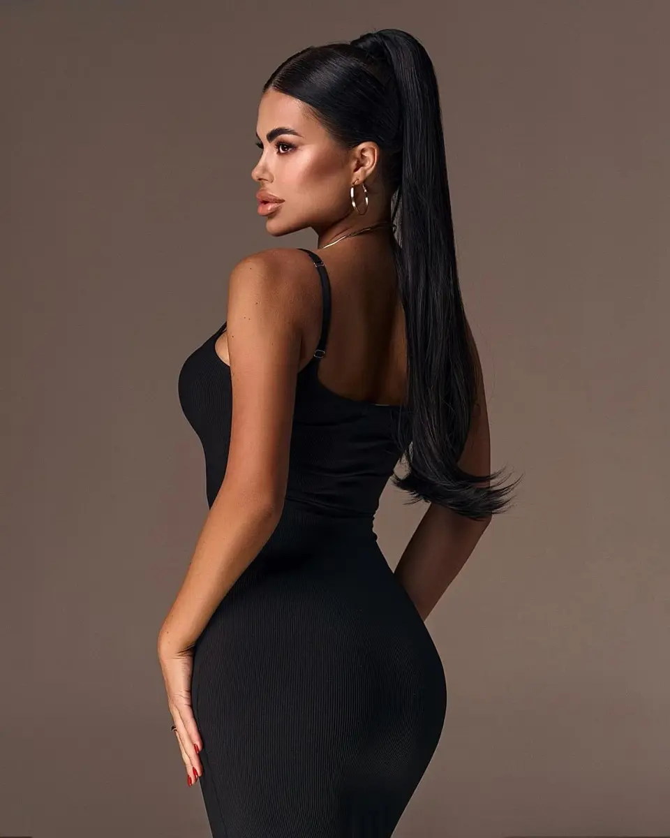 Lizzie escort in Dubai