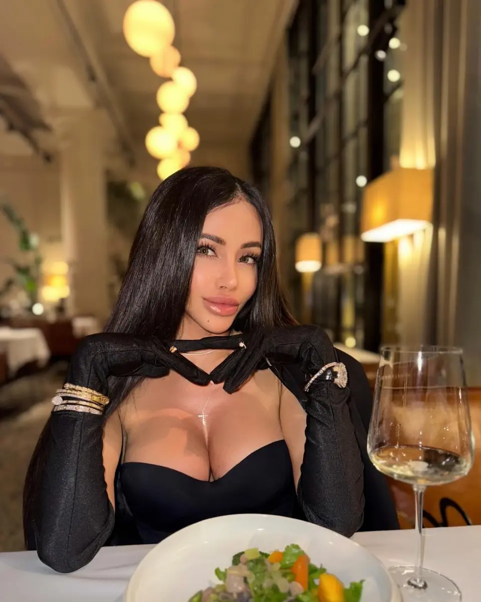 Marisabella escort in Dubai