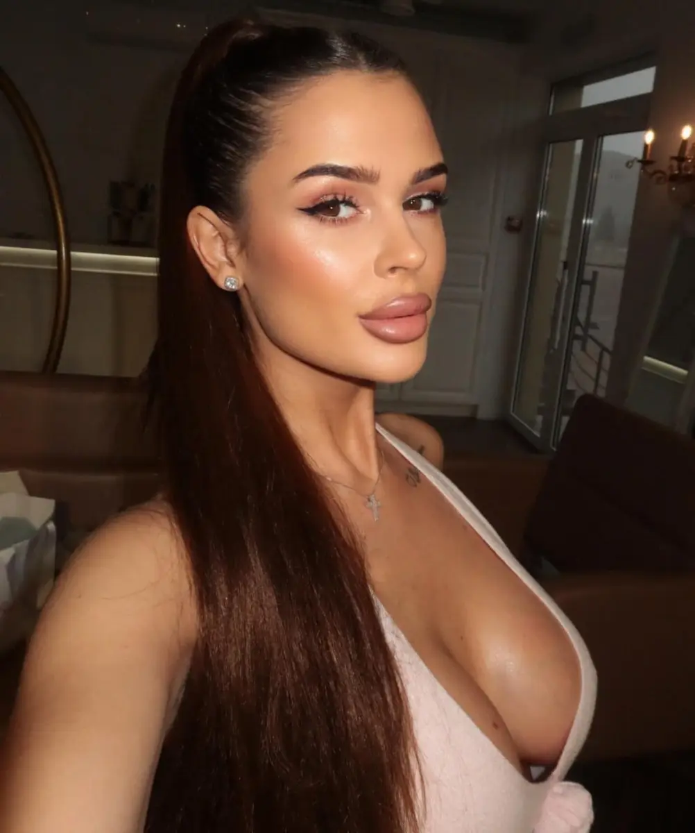 Niris escort in Dubai