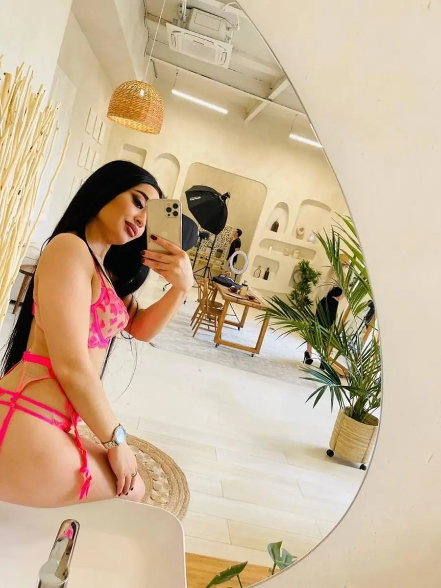 Samira escort in Dubai