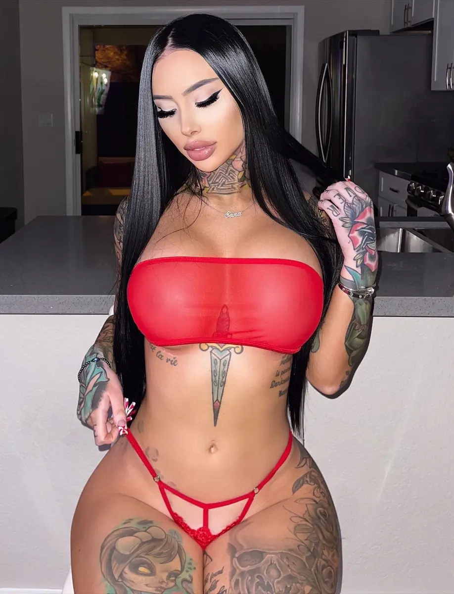 Zora escort in Dubai